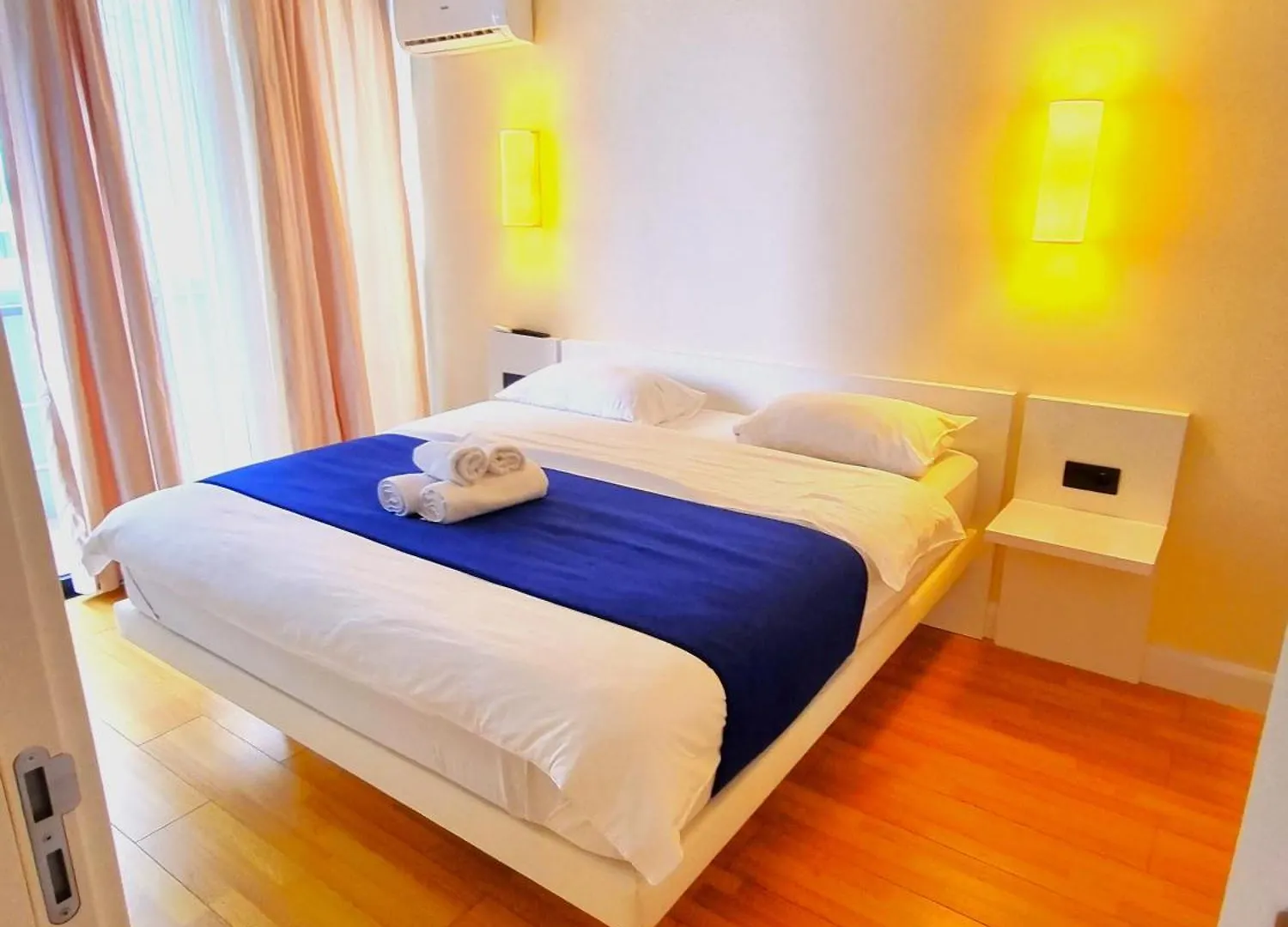 アパート Hotel Orbi City On The Sea Of バトゥーミ